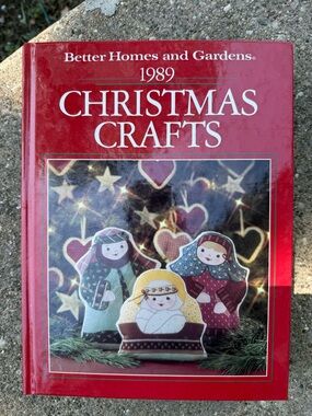 Better Homes and Gardens Red Christmas Crafts Book - 1989